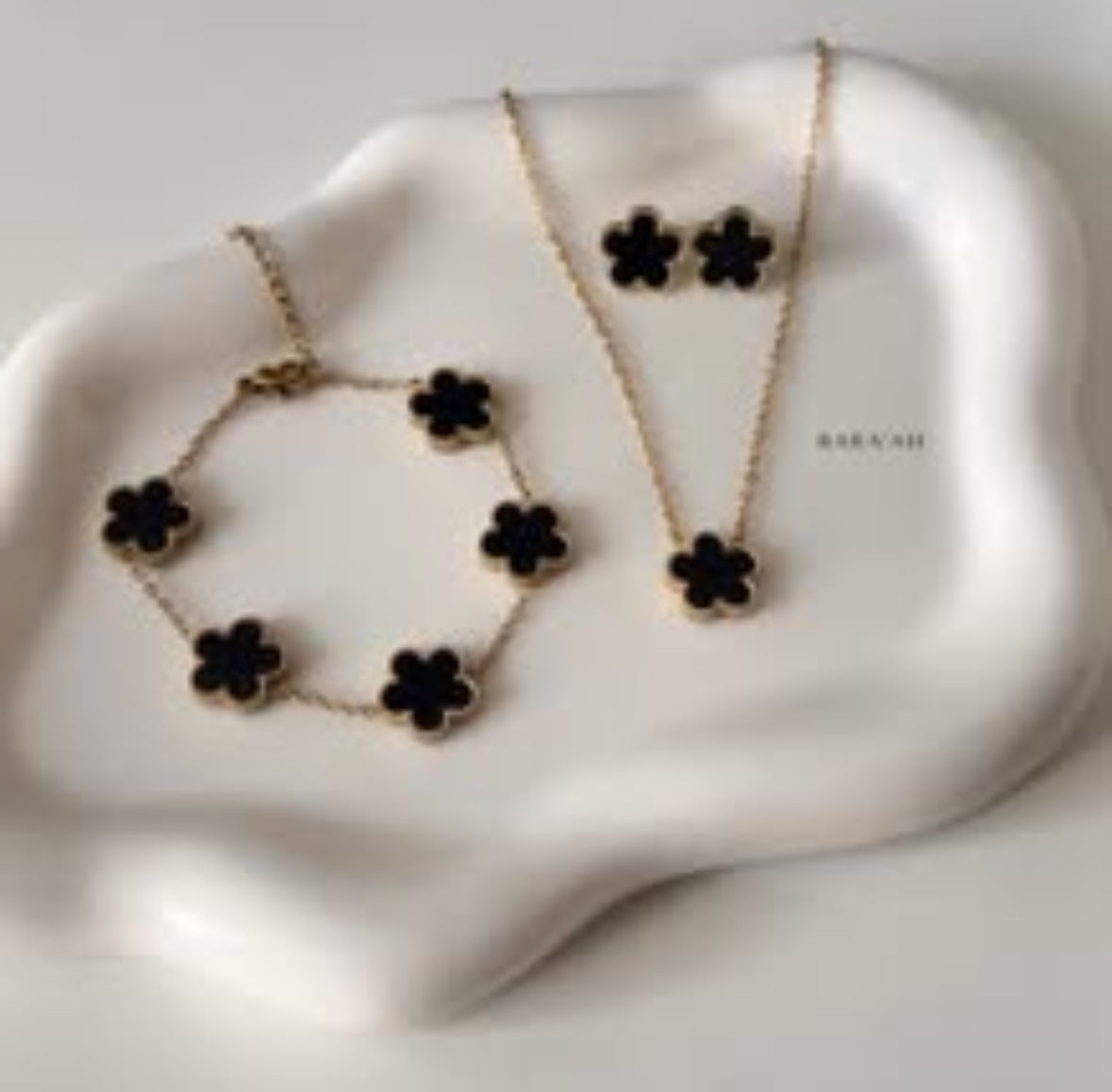 Warda set black